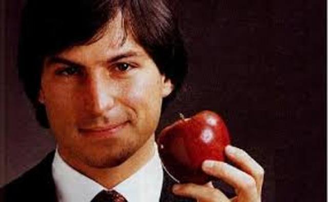 Jobs renunció a su cargo como jefe de la junta directiva.