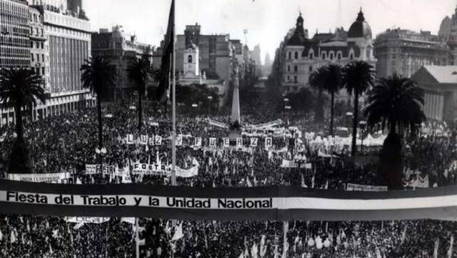 Perón realiza un acto por el día del trabajador