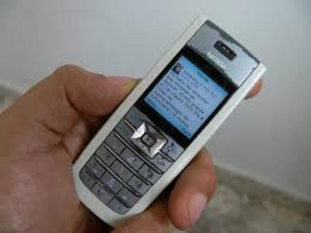 Primer móvil con juegos en la familia