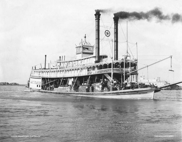 Robert Fulton/ Steamboat