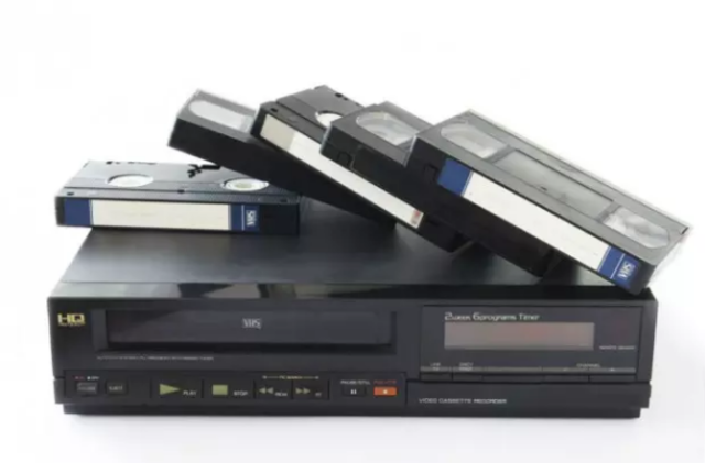 Cinta y reproductor VHS