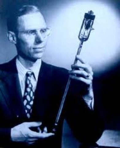 The first transistor computer