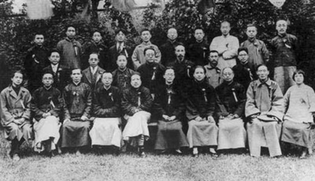 China fue gradualmente reducida a una nación semi-colonial y semi-feudal.