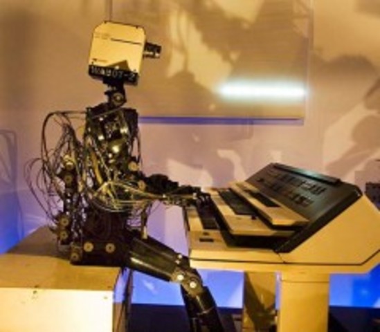 Ichiro Kato creó WABOT I que fue el primer robot antropomórfico a plena escala en el mundo. Tenía un sistema para controlar extremidades, visión, y conversación. Se estimaba que tenia la habilidad mental de un niño de 18 meses.