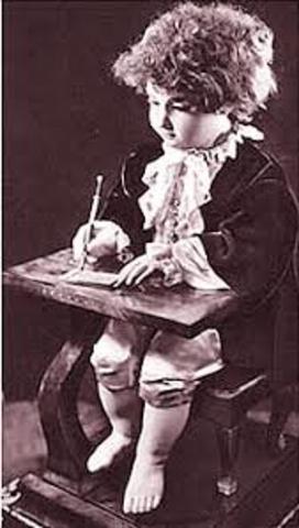 muñeca que es capaz de hacer dibujos