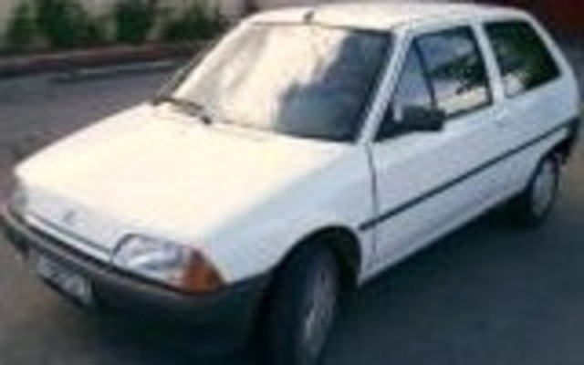 Por fin tengo  el carnet de conducir. Tenia un Citoen AX. Mas adelante sabreis por que lo pongo.