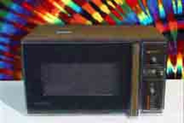 First Microwave oven usable at home23 Mar 1952The Japanese electronics company Tappan madethe first microwave oven that could really be used at home in 1952.