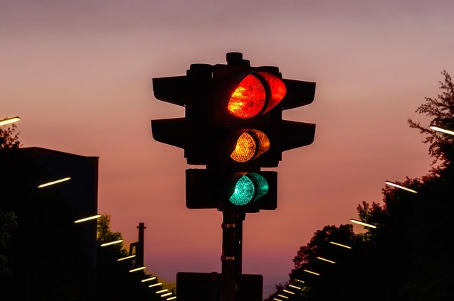 The first traffic light was invented.