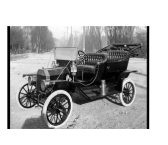 Automóvil con frenos a las 4 ruedas