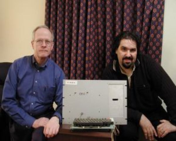 Ward Christensen y Randy Suess crean el BBS (Bulletin Board Systems)