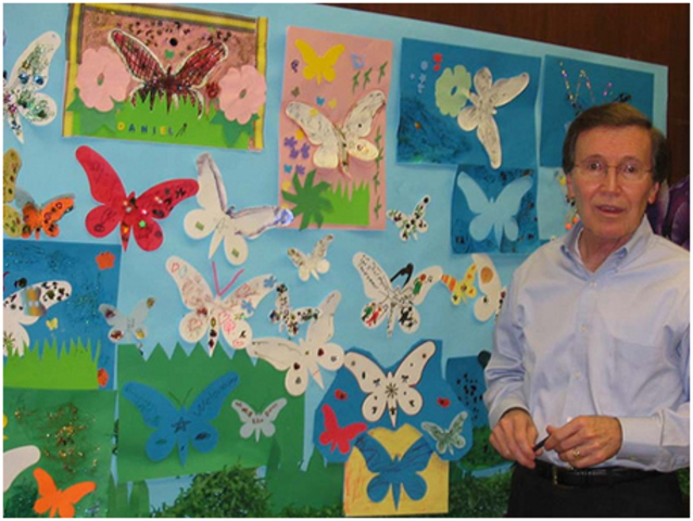 Francisco Jiménez nace in 1943 en San Pedro, Tlaquepaque, México.