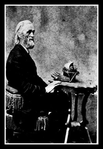 Primera máquina escribir  con teclas QWERTY