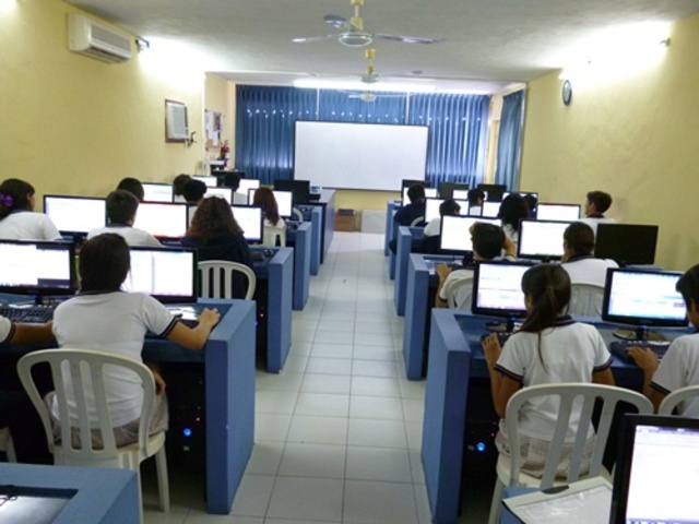 Acondicionamiento de salas de cómputo en las escuelas
