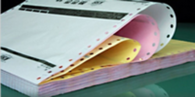 El papel forma continua.