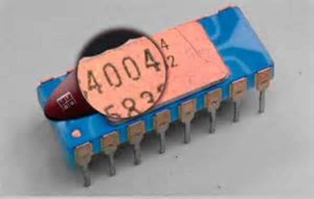 El primer procesador el 4004