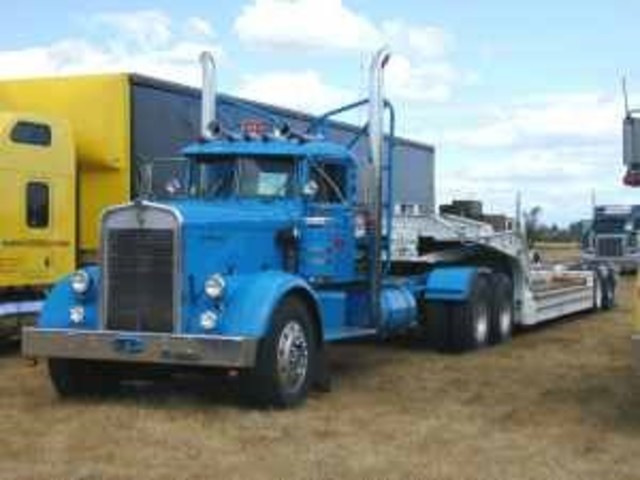 Segundo camión de la época