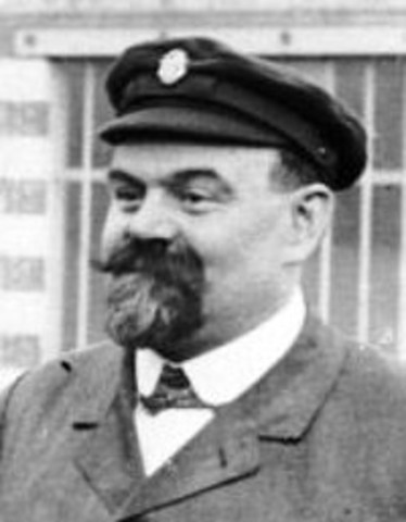 Leon Bolle crea una calculadora capaz de realizar la multiplicación directa.