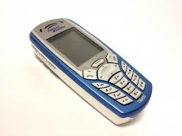 Mamá compra el primer teléfono móvil