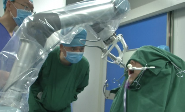 Robot dentista capaz de hacer implantes.