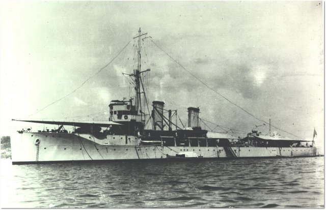 Άνανδρος τορπιλισμός του καταδρομικού ΕΛΛΗ από το ιταλικό υποβρύχιο DELFINO στο λιμάνι της Τήνου