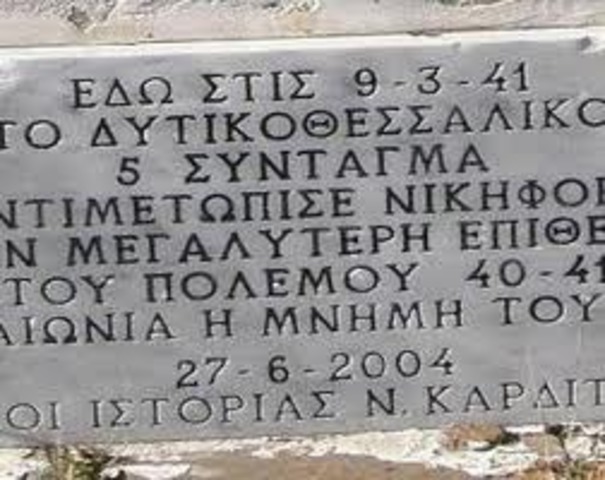 Αρχίζει η εαρινή αντεπίθεση των Ιταλών υπό την εποπτεία του Μουσολίνι, που καταλήγει σε βαριά ήττα και βαριές απώλειες