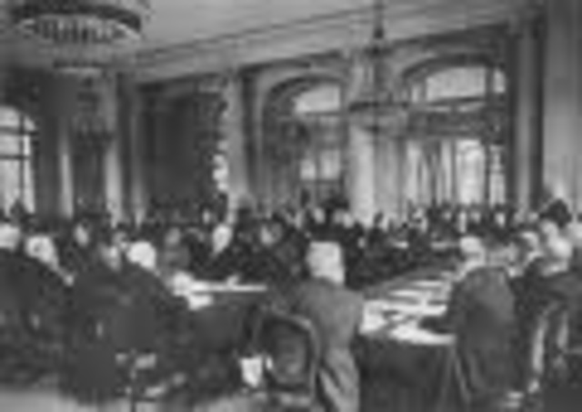 Se firman tratados de paz