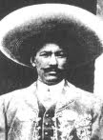 Madero y Pino Suárez son asesinados a espaldas de la penitenciaría de Lecumberri.