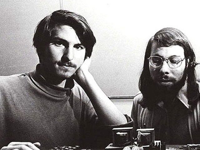 Steve Wozniak y Steve Jobs lanzan el Apple I: uno de los primeros ordenadores personales caseros del mundo