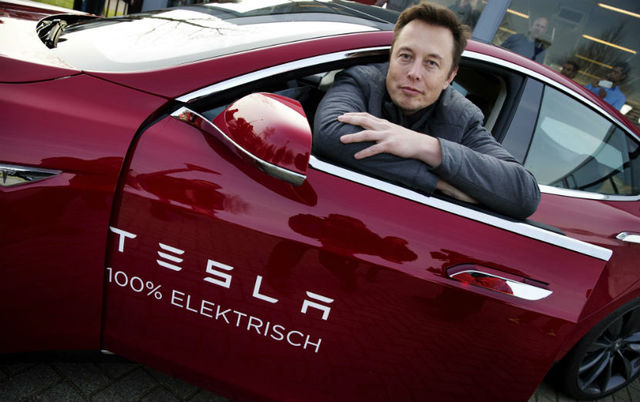 Elon Musk funda Tesla Motors