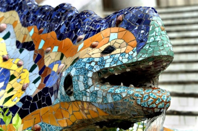 MODERNISME: UN ESTIL ESCAMPAT PER TOTA LA CIUTAT