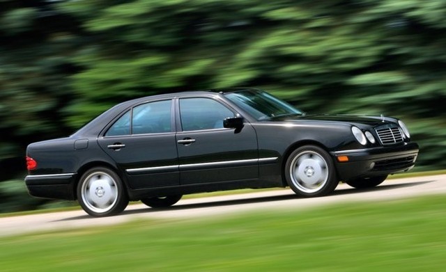 La TOYOTA Tundra V8 desafía a las pick-up estadounidenses de gran tamaño.