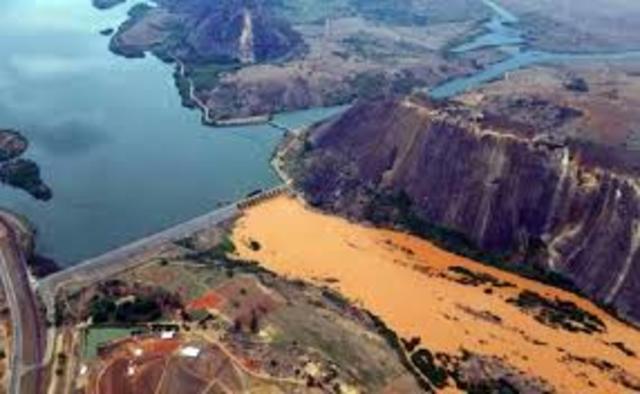 Rompimento da Barragem