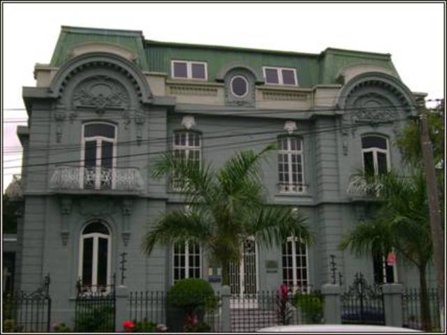 Se establece la Academia Salvadoreña de la Lengua