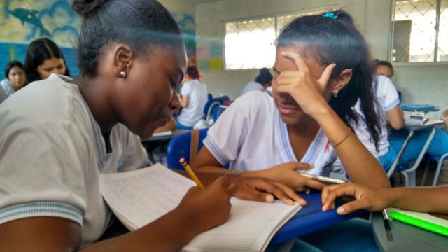 elaboración de preguntas y decoración de cuaderno