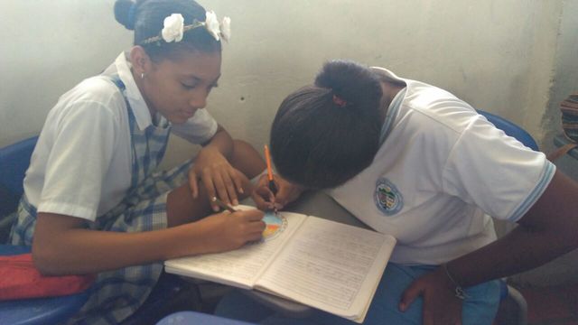 elaboración de preguntas y decoración de cuaderno