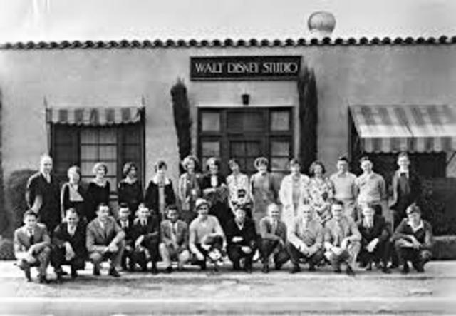 CAMBIAN EL NOMBRE DE LA EMPRESA A WALT DISNEY STUDIO