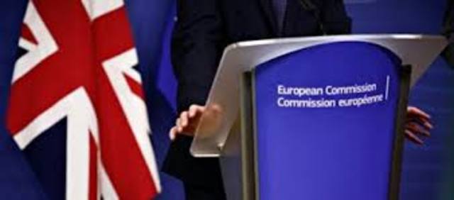 Se celebra en Londres una Conferencia Europea a la que asisten los 15 Estados miembros y los países que han solicitado oficialmente la adhesión a la UE.