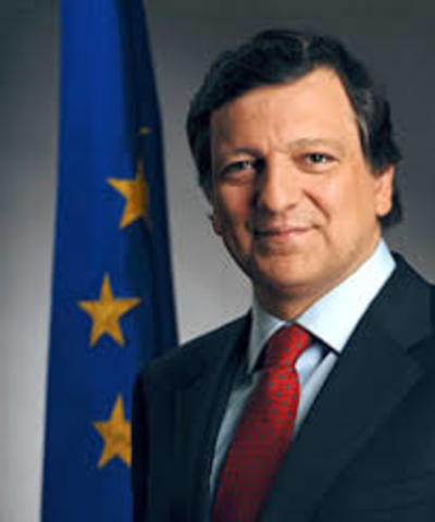 El Parlamento Europeo aprueba la designación de José Manuel Barroso para un segundo mandato de cinco años como Presidente de la Comisión Europea.