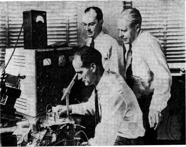 Первый общественный подвижный радиотелефон