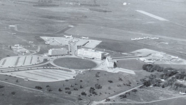 Inauguración del Aeropuerto Internacional de Ezeiza Ministro Pistarini.