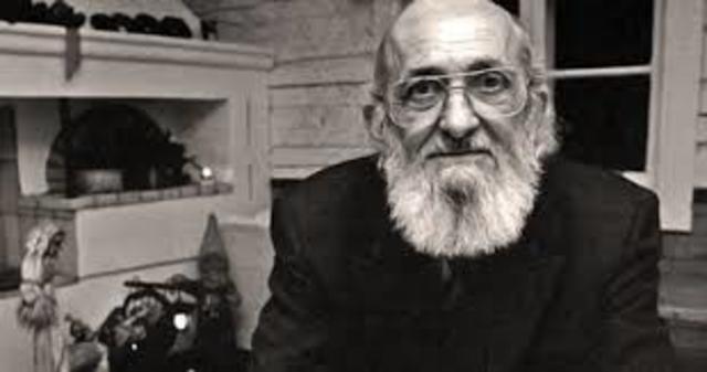 PAULO FREIRE