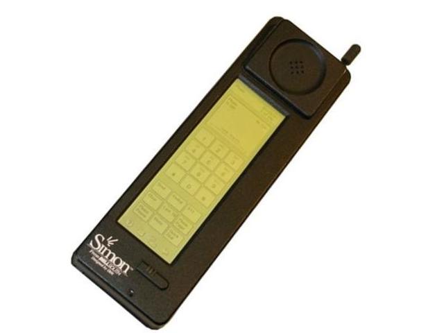 PIERWSZY TELEFON DOTYKOWY