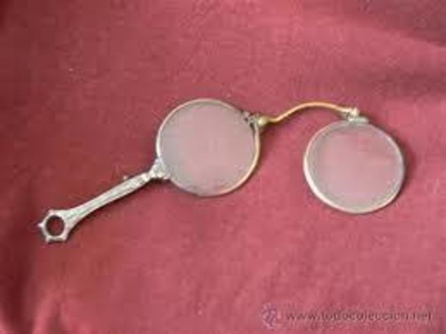 invención de lentes cóncavas