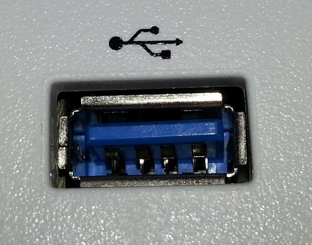 Universal Serial Bus (USB) introduced