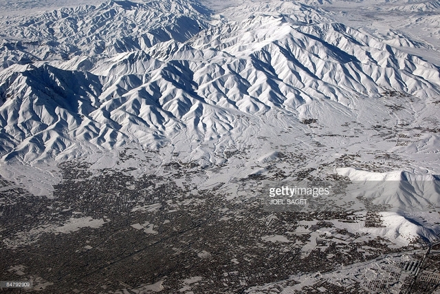 Troops cross the Hindu Kush