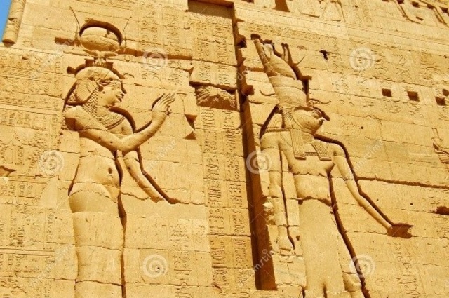 Los muros y los corredores de las pirámides