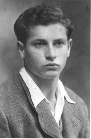 Jack Mandelbaum is born