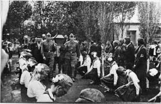 Перезахоронение Юрия Мефодьева и 7 солдат, на котором присутствовала сестра Юрия.