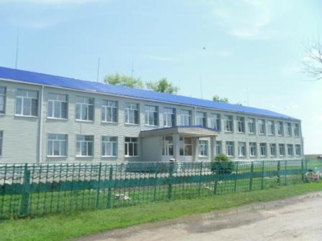 Новороссошанская восьмилетняя школа стала основной. Проведён капитальный ремонт здания.