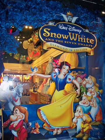 #10   Snow White and the Seven Dwarfs